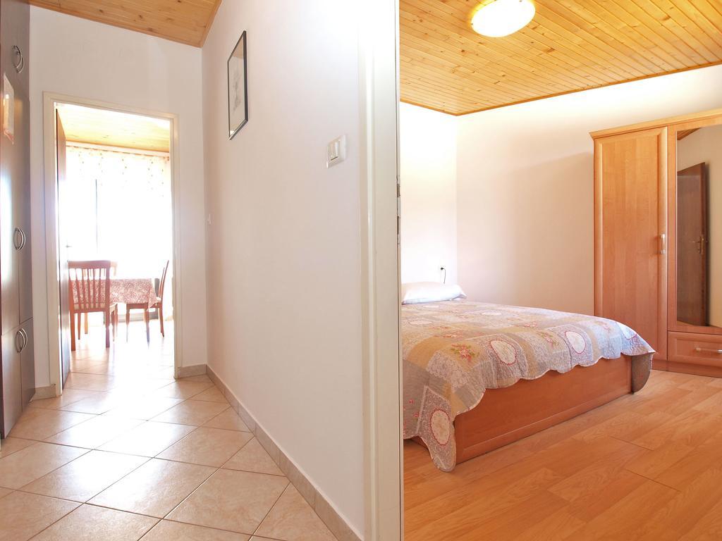House Sandra 1430 Peresiji Экстерьер фото
