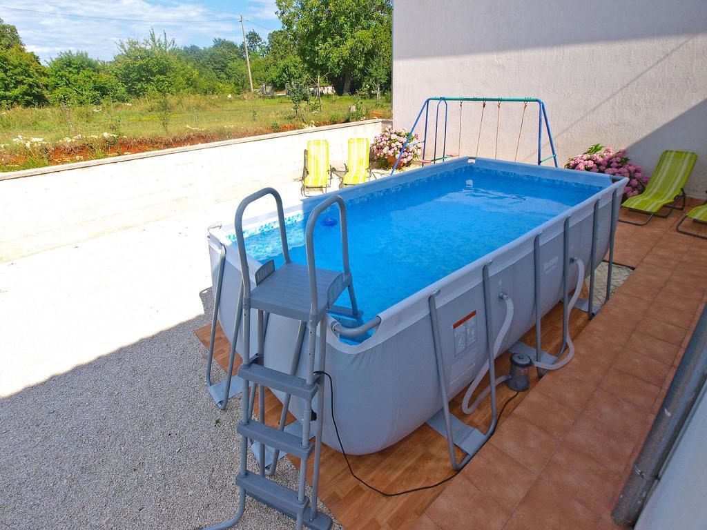 House Sandra 1430 Peresiji Экстерьер фото