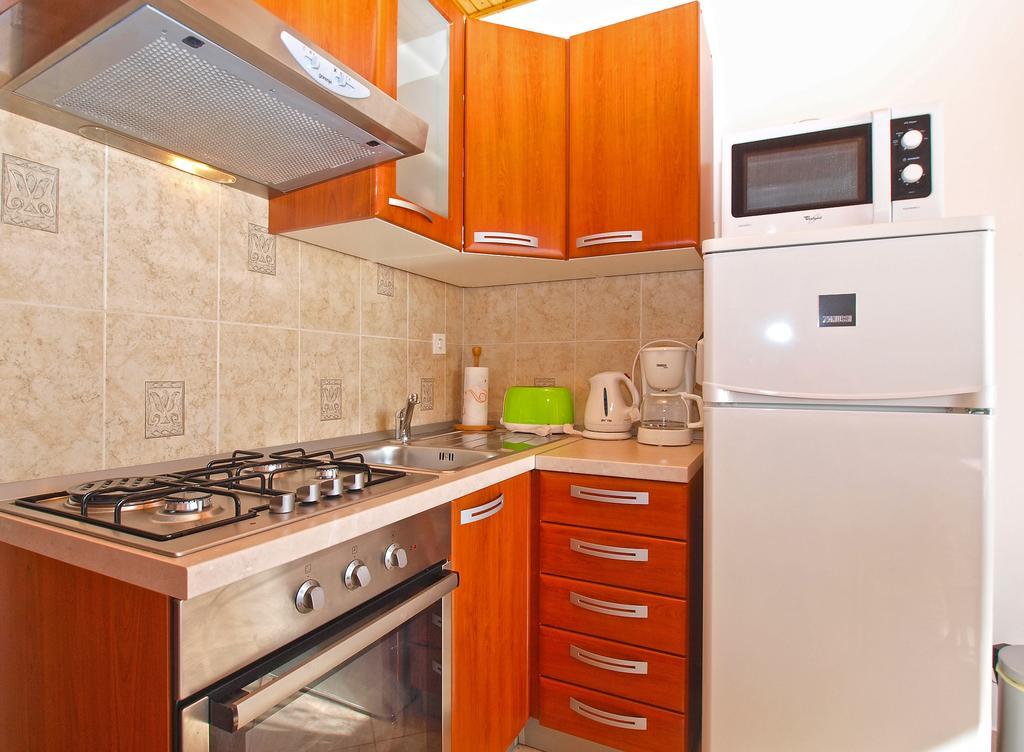 House Sandra 1430 Peresiji Экстерьер фото