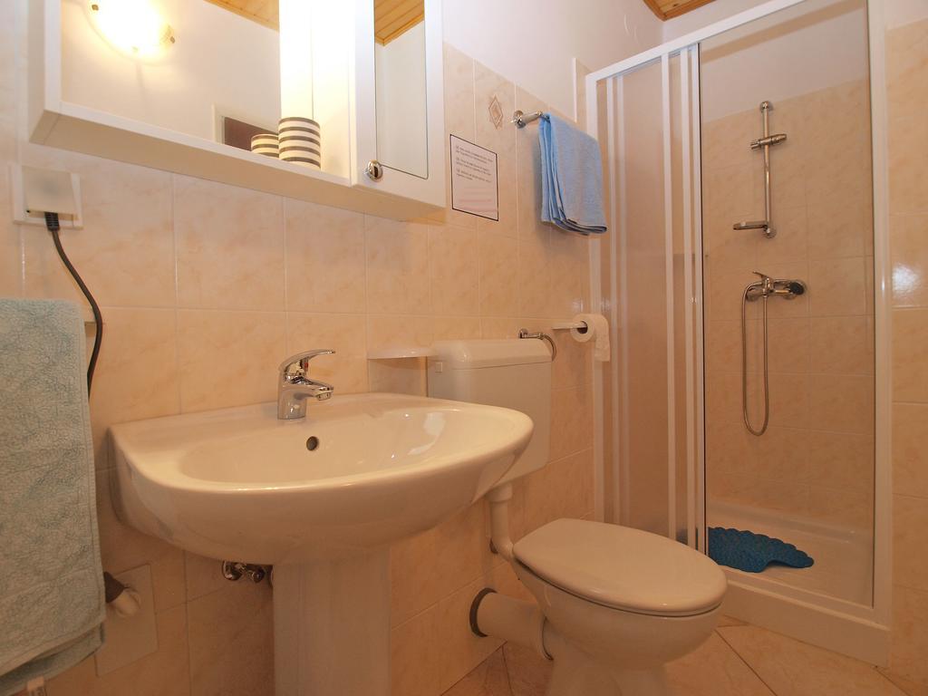 House Sandra 1430 Peresiji Экстерьер фото